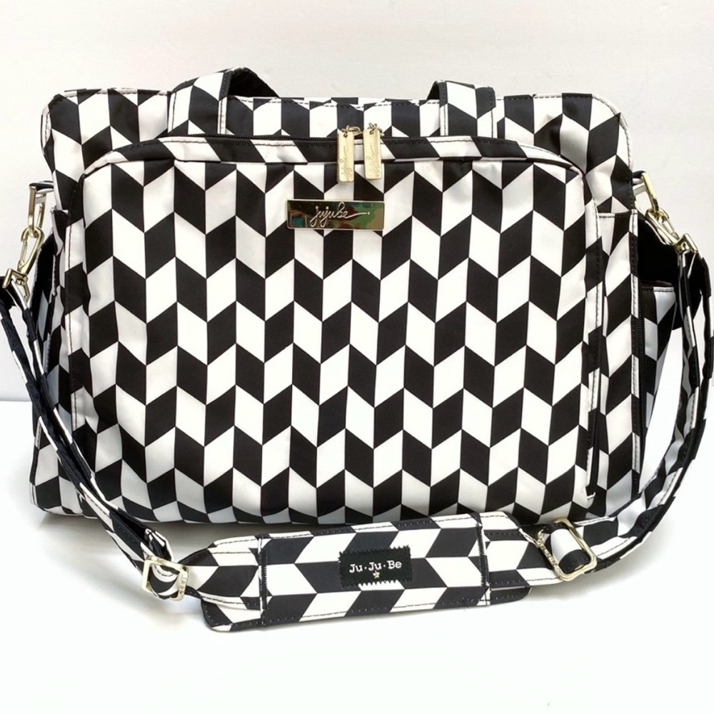Ju-Ju-Be Black and White Chevron Baby Bag